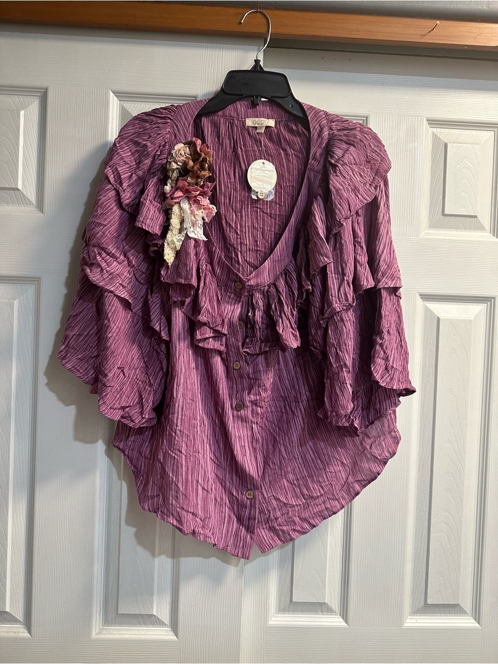 ODDY Ruffled Button-Front Blouse in Plum